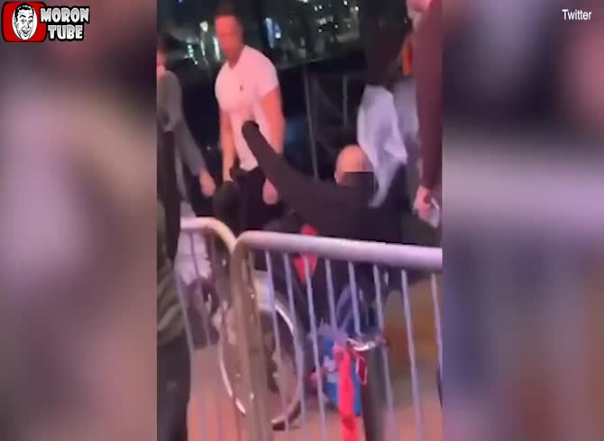 Video :Bristol manhunt for the criminal who assaulted a handicapped guy in a wheelchair